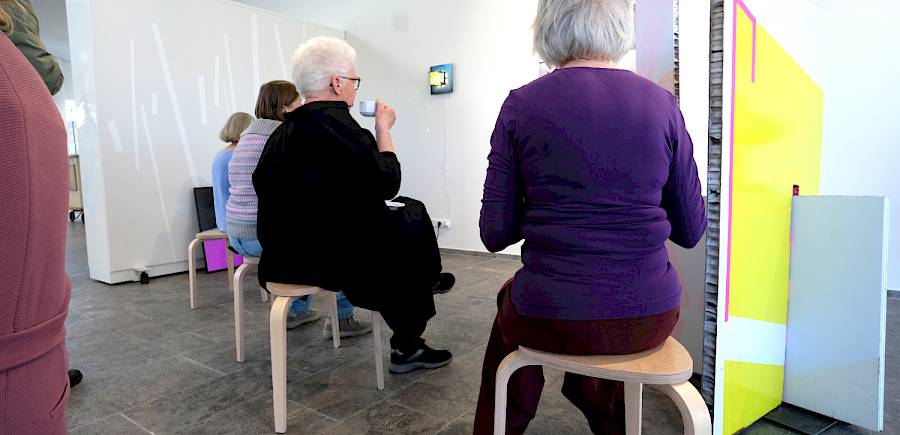 Kunst bij de koffie in de avond